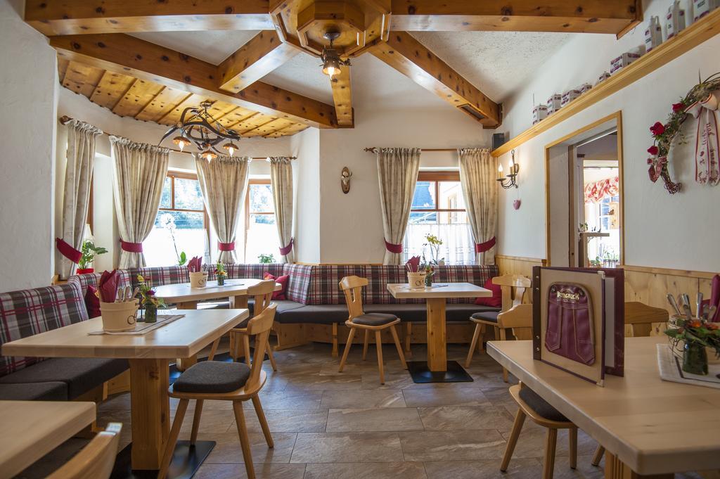 דורפגשטיין Hotel-Restaurant Burgblick מראה חיצוני תמונה