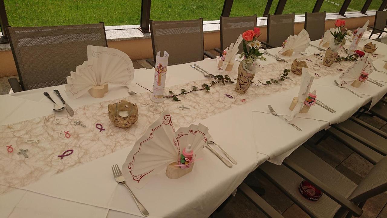 דורפגשטיין Hotel-Restaurant Burgblick מראה חיצוני תמונה